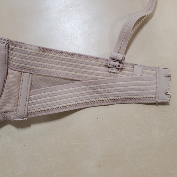 Chantelle Strapless nude bra - Picture 3 of 3